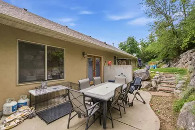 2452 Oak Ln, Layton, UT 84040 - Photo 37