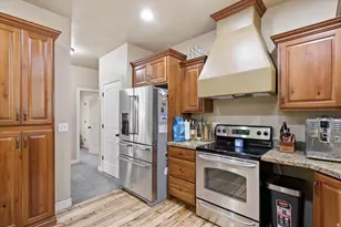 2452 Oak Ln, Layton, UT 84040 - Photo 15