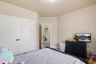 2452 Oak Ln, Layton, UT 84040 - Photo 25