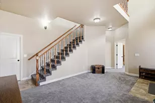 2452 Oak Ln, Layton, UT 84040 - Photo 3
