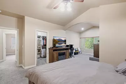 2452 Oak Ln, Layton, UT 84040 - Photo 19