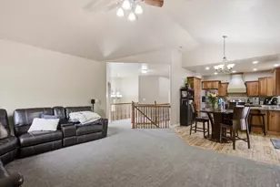 2452 Oak Ln, Layton, UT 84040 - Photo 9