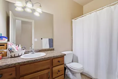 2452 Oak Ln, Layton, UT 84040 - Photo 31