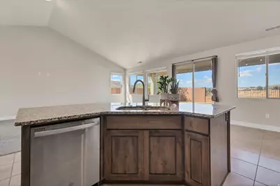 409 N Sage Grouse Dr, Washington, UT 84780 - Photo 17