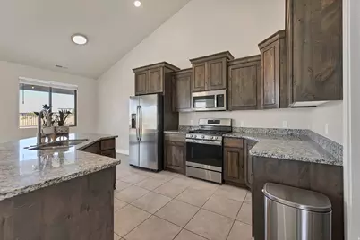 409 N Sage Grouse Dr, Washington, UT 84780 - Photo 15