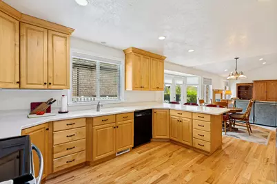 298 E North Canyon Rd, Bountiful, UT 84010 - Photo 21