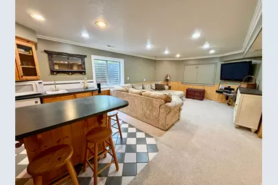 2205 E Sunset Dr, Layton, UT 84040 - Photo 35