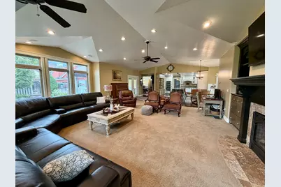 2205 E Sunset Dr, Layton, UT 84040 - Photo 11