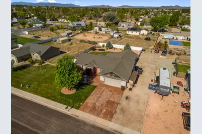 4483 N Prospector Ln, Enoch, UT 84721 - Photo 9