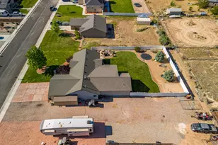 4483 N Prospector Ln, Enoch, UT 84721 - Photo 7