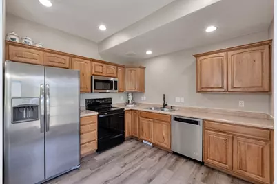 10868 S Weiss Dr W, South Jordan, UT 84009 - Photo 15