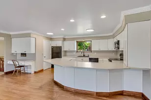 2025 E Hedgewood Ct, Holladay, UT 84121 - Photo 3