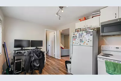 1085 N Nayon Dr E # 6, Layton, UT 84040 - Photo 7
