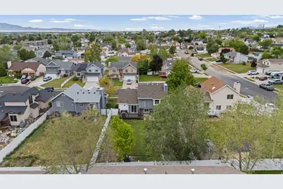 1828 N 225 W, Layton, UT 84041 - Photo 21