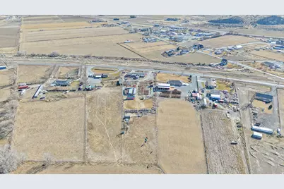 718 S State St, Genola, UT 84655 - Photo 11