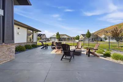 1392 E 380 S, Hyrum, UT 84319 - Photo 35