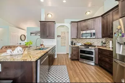1957 N 2595 W, Clinton, UT 84015 - Photo 3