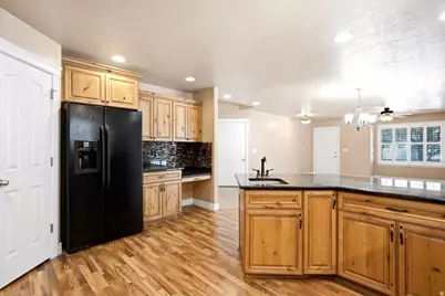 1089 W 2325 N, Layton, UT 84041 - Photo 11
