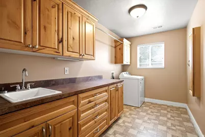 1089 W 2325 N, Layton, UT 84041 - Photo 17