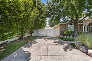 924 E College St, Millcreek, UT 84117 - Photo 3