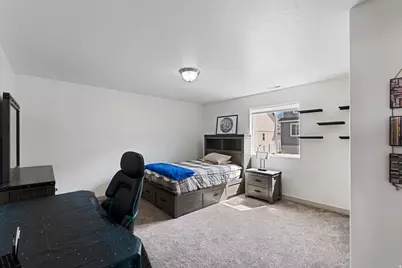 3196 N 1450 E, Layton, UT 84040 - Photo 13