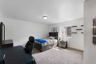 3196 N 1450 E, Layton, UT 84040 - Photo 13