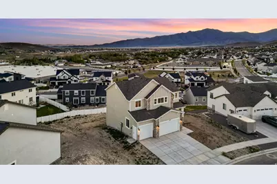 9579 N Bluebell Dr, Eagle Mountain, UT 84005 - Photo 35