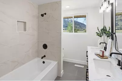 810 E Maple St, Mapleton, UT 84664 - Photo 19