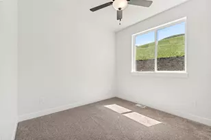 702 Oakridge Dr, Tooele, UT 84074 - Photo 15