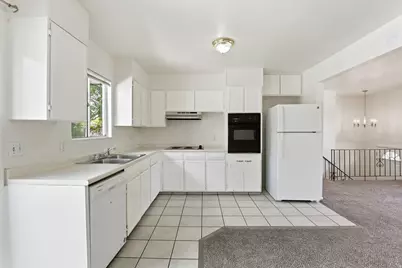 7059 S 1850 E, Cottonwood Heights, UT 84121 - Photo 9
