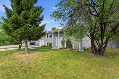 7059 S 1850 E, Cottonwood Heights, UT 84121 - Photo 3