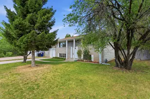 7059 S 1850 E, Cottonwood Heights, UT 84121 - Photo 3