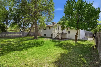 7059 S 1850 E, Cottonwood Heights, UT 84121 - Photo 37