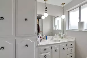 986 E Oxford Dr N, Kaysville, UT 84037 - Photo 9