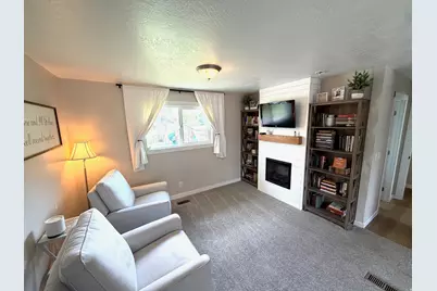 60 E 300 S, Hyrum, UT 84319 - Photo 9