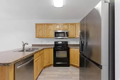 1121 W Lancelot Ln, West Haven, UT 84401 - Photo 9