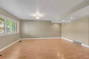 843 E Three Fountains Dr, Murray, UT 84107 - Photo 3