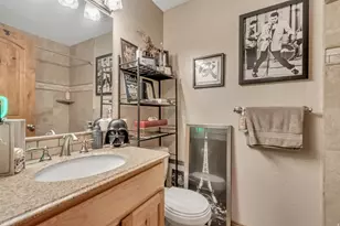 9194 S Jefferson Pl, Sandy, UT 84070 - Photo 13