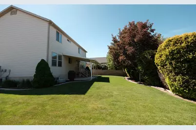 5483 S 3275 W, Roy, UT 84067 - Photo 7