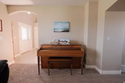 5483 S 3275 W, Roy, UT 84067 - Photo 13