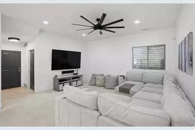 223 E 2050 N, Centerville, UT 84014 - Photo 43