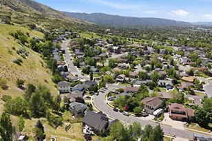 223 E 2050 N, Centerville, UT 84014 - Photo 73