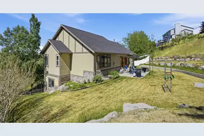 223 E 2050 N, Centerville, UT 84014 - Photo 67
