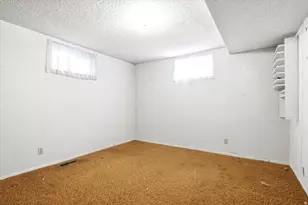827 E 400 S, Orem, UT 84097 - Photo 17