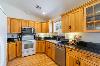 1504 N Rome Way, Apple Valley, UT 84737 - Photo 5