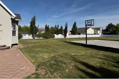 3957 W Red Tail Dr S, Riverton, UT 84065 - Photo 9