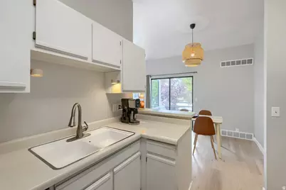 4691 S Montego Pl, Millcreek, UT 84117 - Photo 9