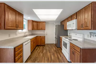 8833 S 3900 W, West Jordan, UT 84088 - Photo 7
