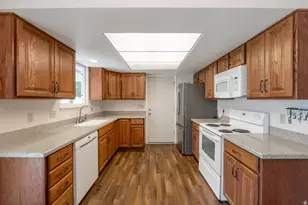 8833 S 3900 W, West Jordan, UT 84088 - Photo 7