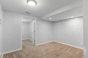 2526 W Windsor Manor Ct S, South Jordan, UT 84095 - Photo 35